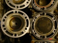 Cente head&piston.jpg